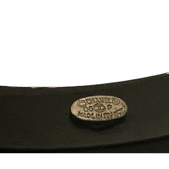 CHANEL: Black, Lucite & "Crystals" CC Logo Bangle #627 - Picture 4 of 5